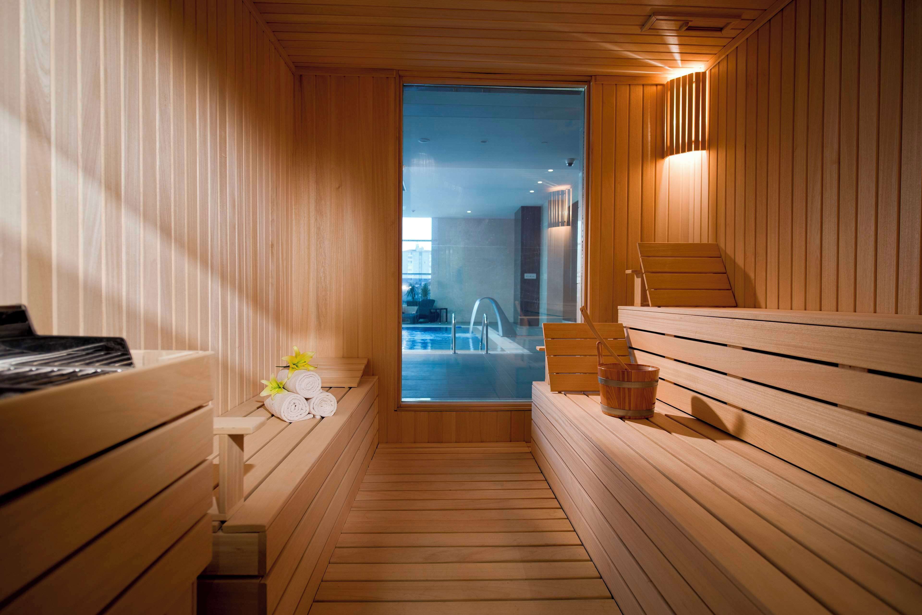 sauna, hot tub, steam room, turkish bath/hammam, body treatments
