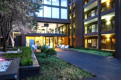 The Nicol Hotel
