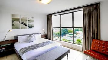 Minibar, caja de seguridad en la habitación y acceso a internet