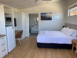 Deluxe Studio Room - Sleeps 2