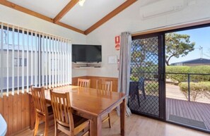 Superior 2 Bedroom Cabin - Sleeps 6 | In-room dining - Discovery Parks - Whyalla (Whyalla)