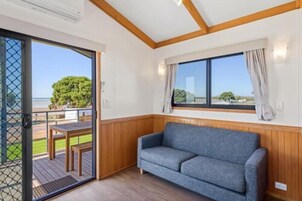 Superior 2 Bedroom Seaview Cabin - Sleeps 4 | Individually decorated, free WiFi, bed sheets
