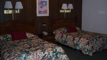 Dobbelt- eller tomannsrom – økonomi, 2 dobbeltsenger, ikke-røyk | Strykejern/-brett, wi-fi (inkludert) og sengetøy