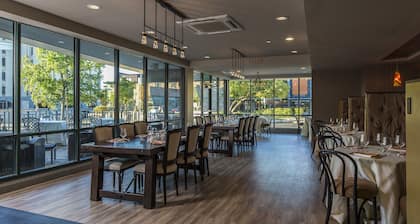 Hotel Indigo Pittsburgh East Liberty by IHG