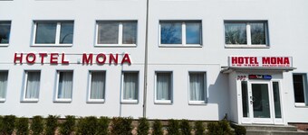 Hotel Mona