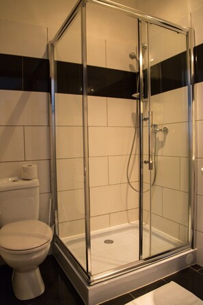 Hårtork och handdukar