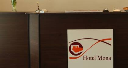 Hotel Mona