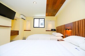 Premium bedding, iron/ironing board, bed sheets - Hotel Parador Cancun (Cancun)