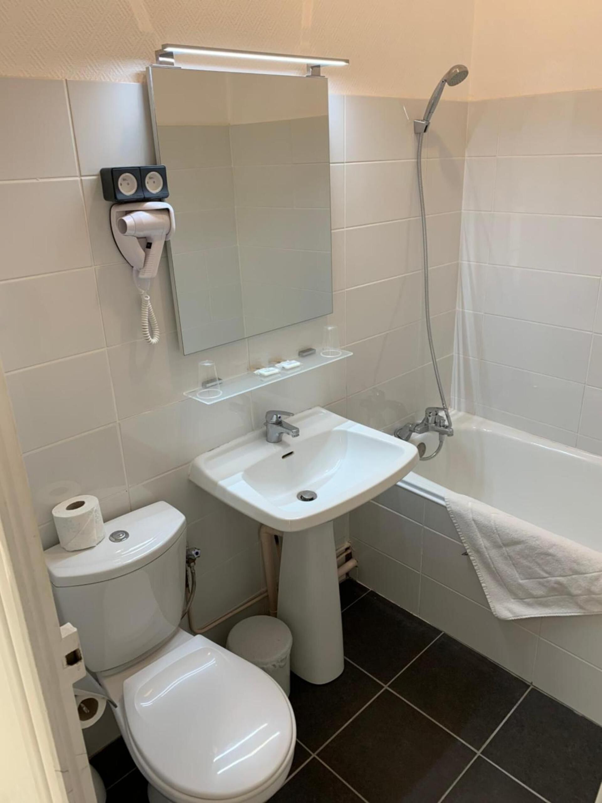 Double Room, Private Bathroom (Classique) | Bathroom