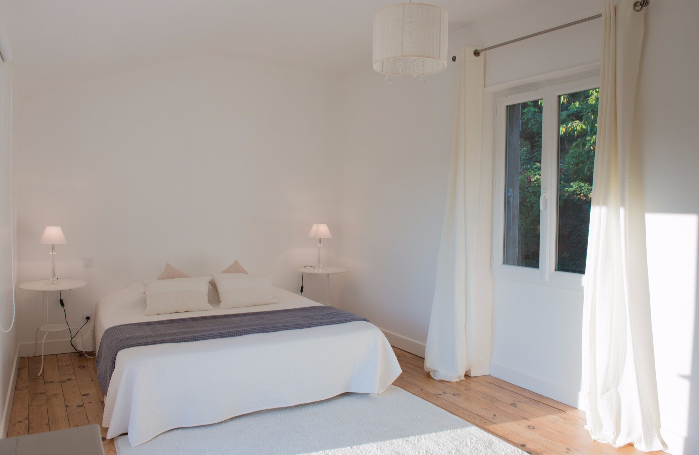 Individually decorated, individually furnished, desk, free WiFi