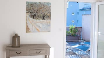 1 chambre, décoration personnalisée, ameublement personnalisé, bureau