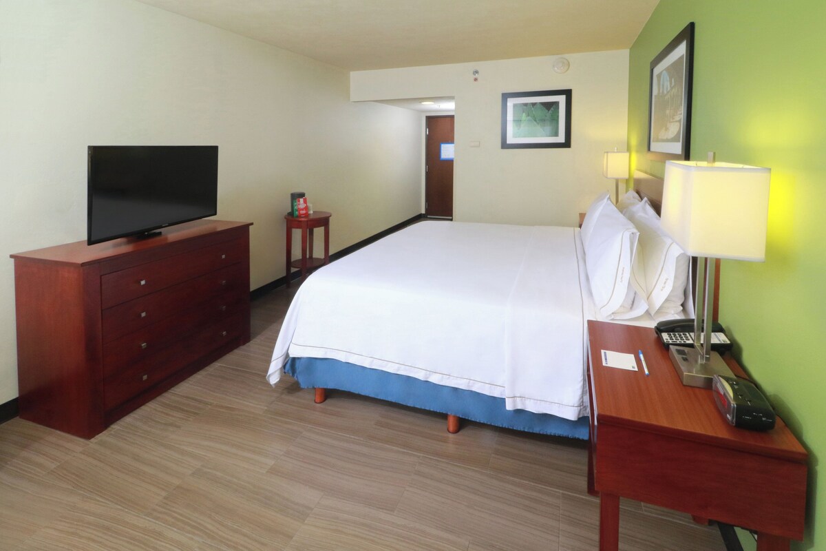 Desk, blackout curtains, iron/ironing board, free WiFi