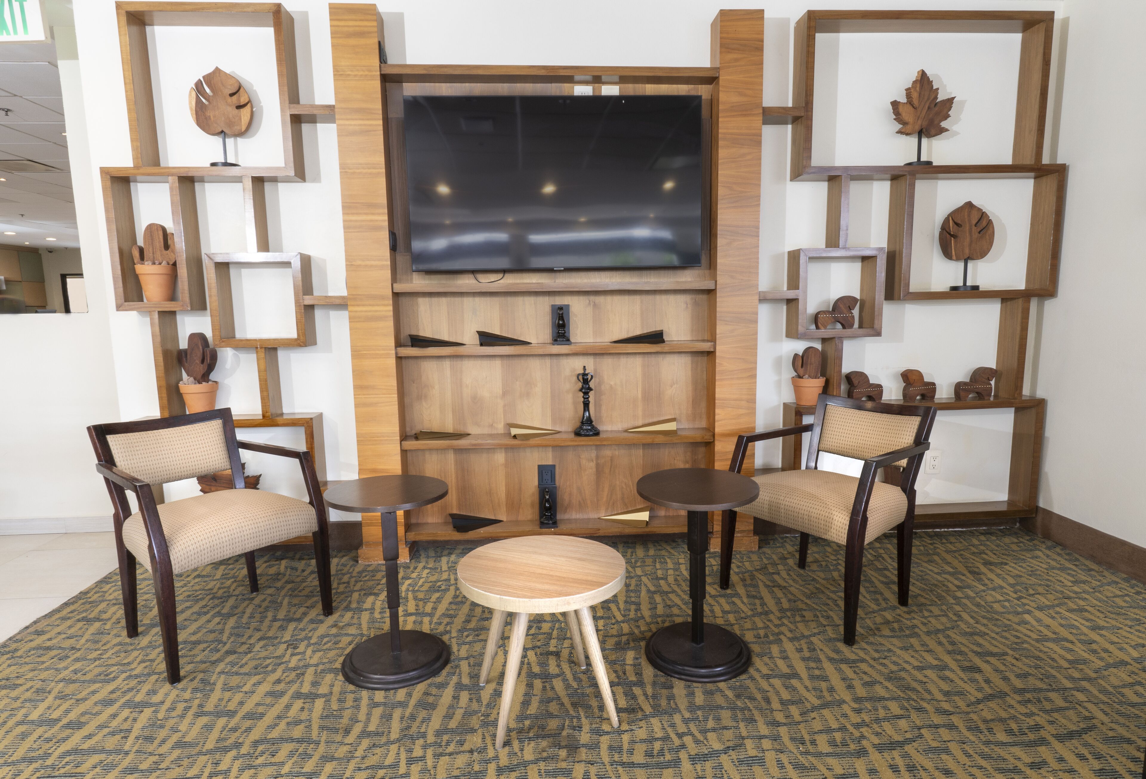 32-inch lcd tv with cable channels, tv, pay films