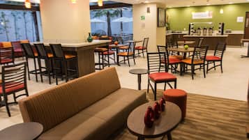 Desayuno continental incluido todos los días