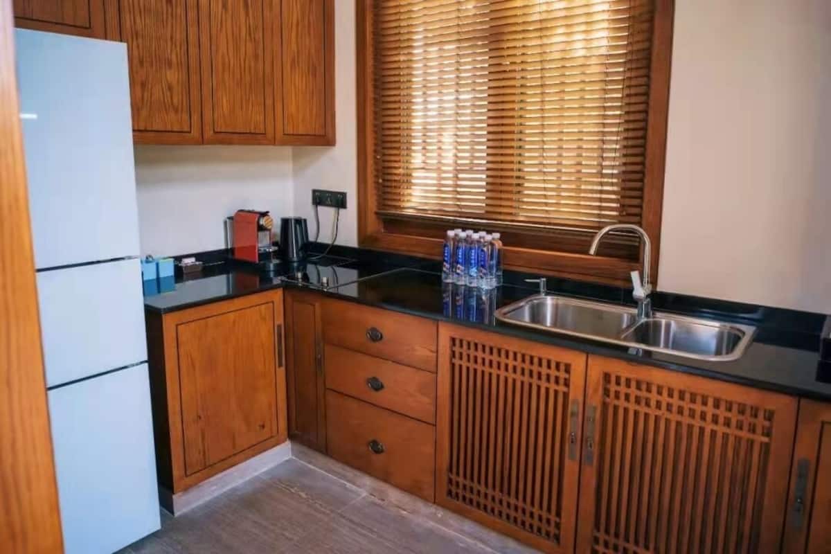 coffee/tea maker, electric kettle, eco-friendly cleaning products