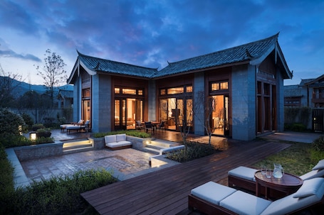 Villa, 1 Bedroom | Premium bedding, minibar, in-room safe, desk. Jinmao Purelax Lijiang