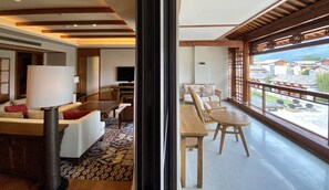 Executive Suite, 1 King Bed | View from room