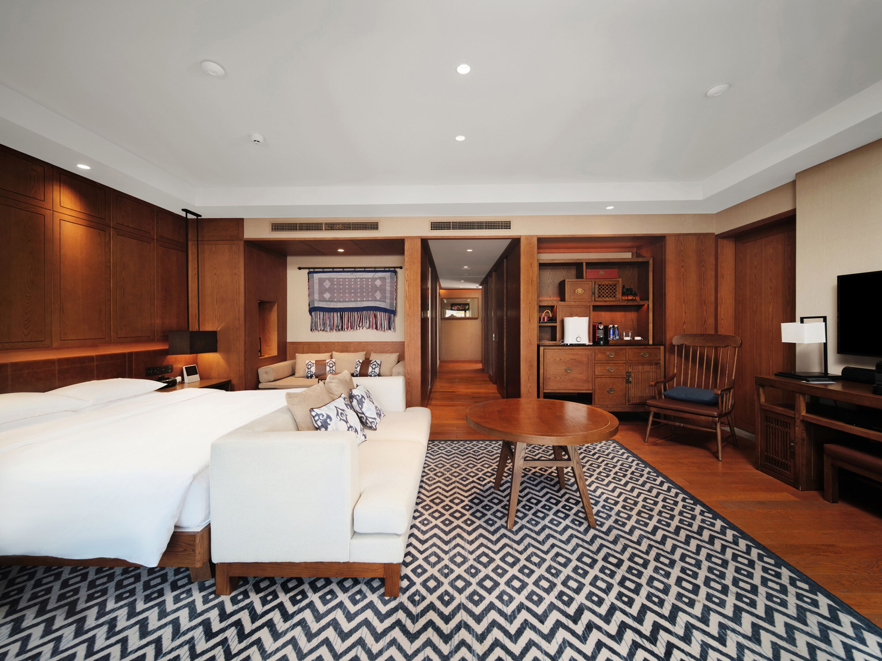 superior lakeview king room | premium bedding, minibar, in-room safe, desk