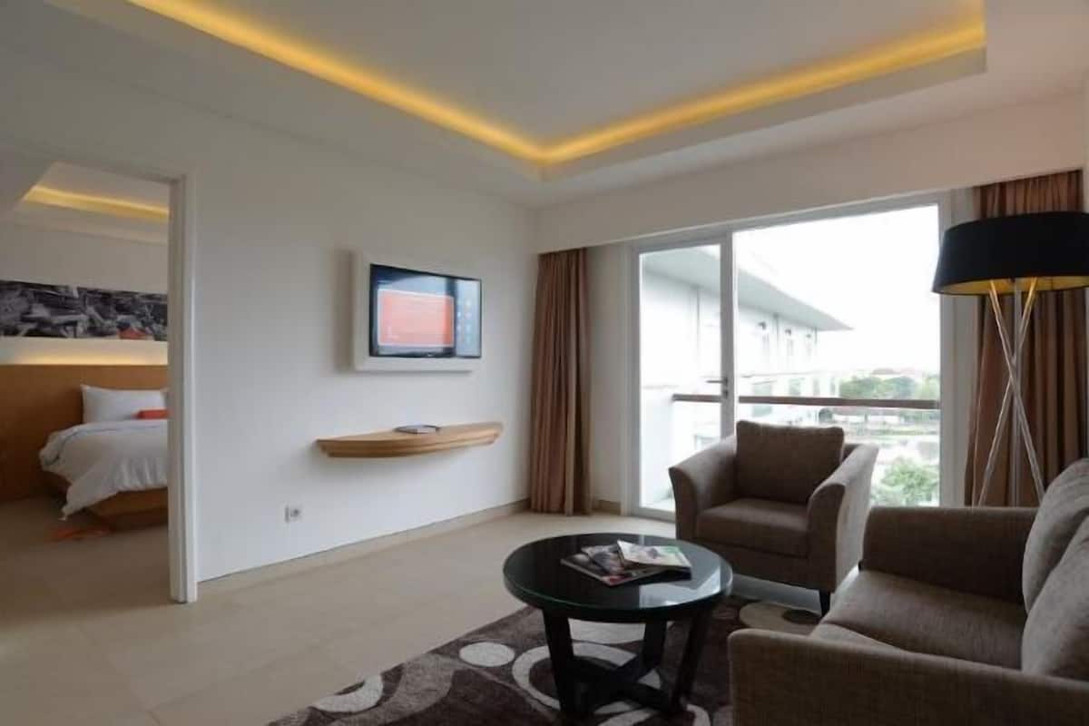 In-room safe, desk, blackout curtains, iron/ironing board