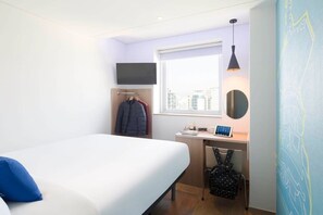 In-room safe, desk, free WiFi, bed sheets - ibis Budget Ambassador Seoul Dongdaemun (Seoul)