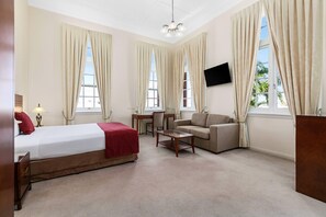 Room, 1 Queen Bed (Heritage) | Premium bedding, minibar, in-room safe, individually decorated - Quality Hotel Regent Rockhampton (Rockhampton)