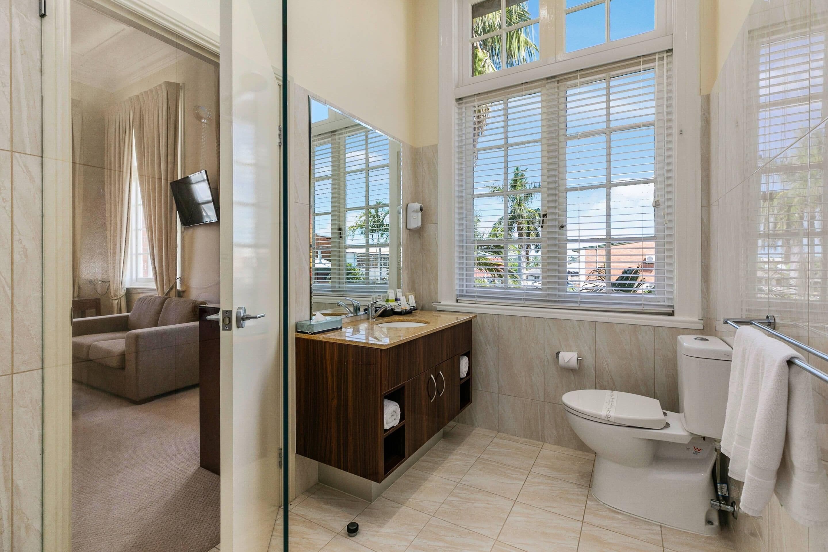 room, 1 queen bed (heritage) | premium bedding, minibar, in-room safe, individually decorated