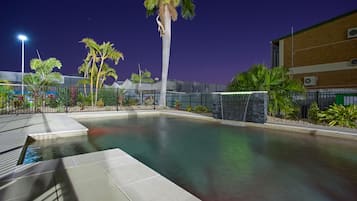 Utomhuspool