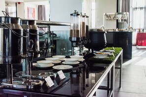 Daily buffet breakfast for a fee - Onomo Hotel Dar es Salaam (Dar es Salaam)