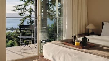 Habitación Deluxe, 1 cama King size (Pet Friendly) | Ropa de cama de alta calidad y escritorio