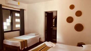 Bàn ủi/dụng cụ ủi quần áo, truy cập Internet không dây miễn phí