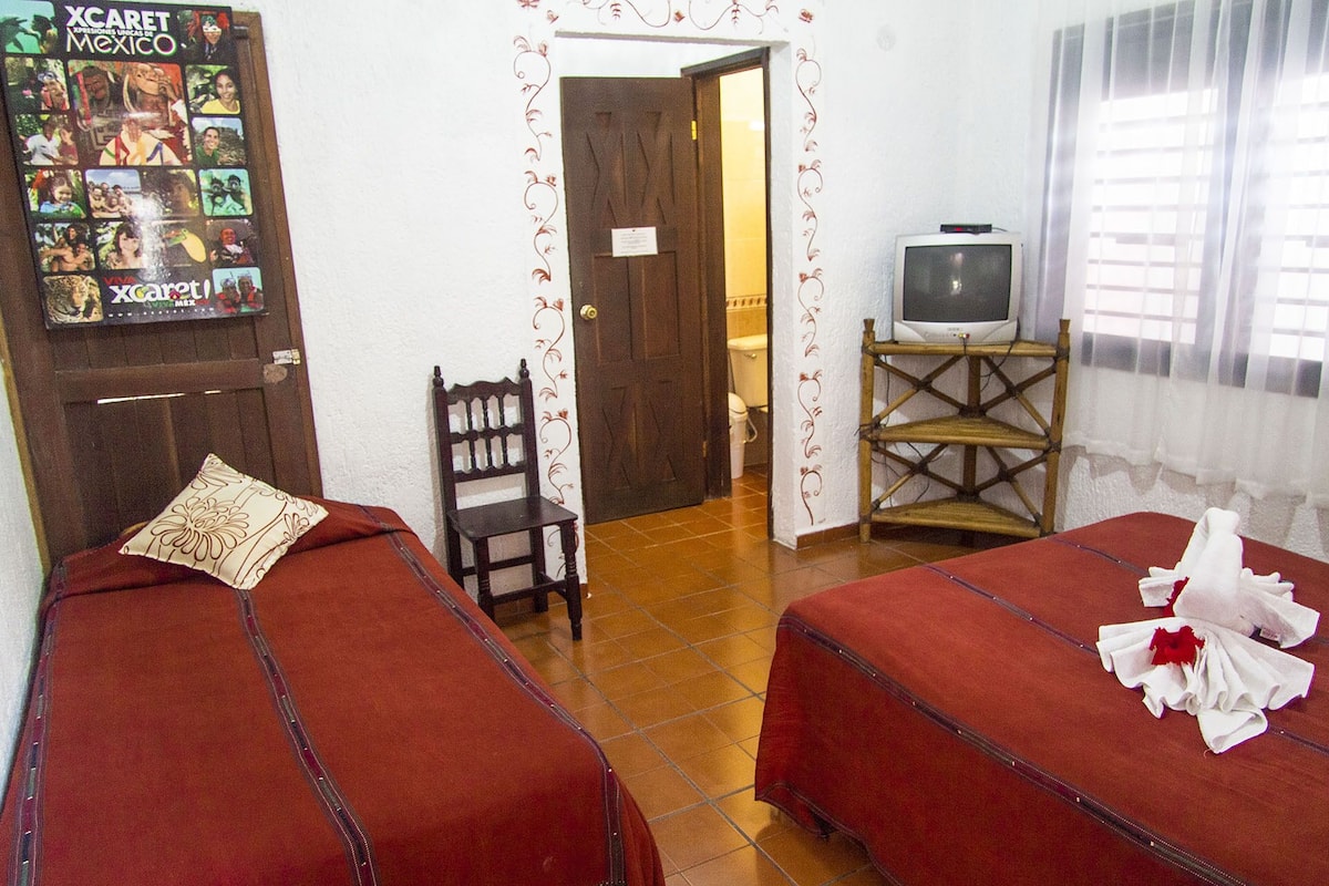 Classic Triple Room | In-room safe, iron/ironing board, free WiFi
