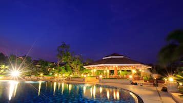 Outdoor pool, sun loungers