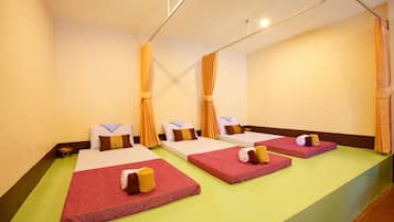 Aromaterapiaa, thai-hierontaa