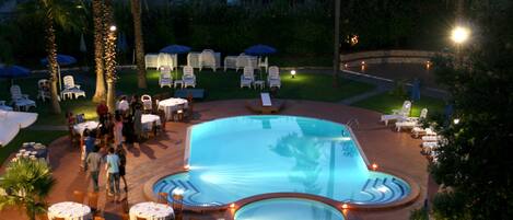 Seasonal outdoor pool