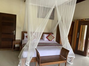 Exclusive Villa | Desk, iron/ironing board, rollaway beds, free WiFi