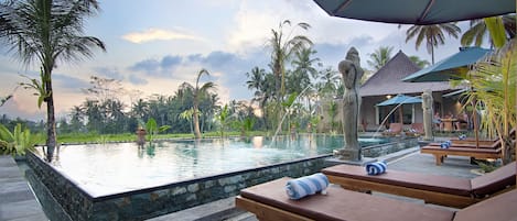 尊尚別墅, 1 間臥室, 花園景 | 室外泳池 | 室外泳池;躺椅