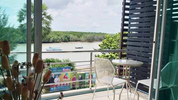 Habitación Deluxe con 2 camas individuales | Terraza o patio