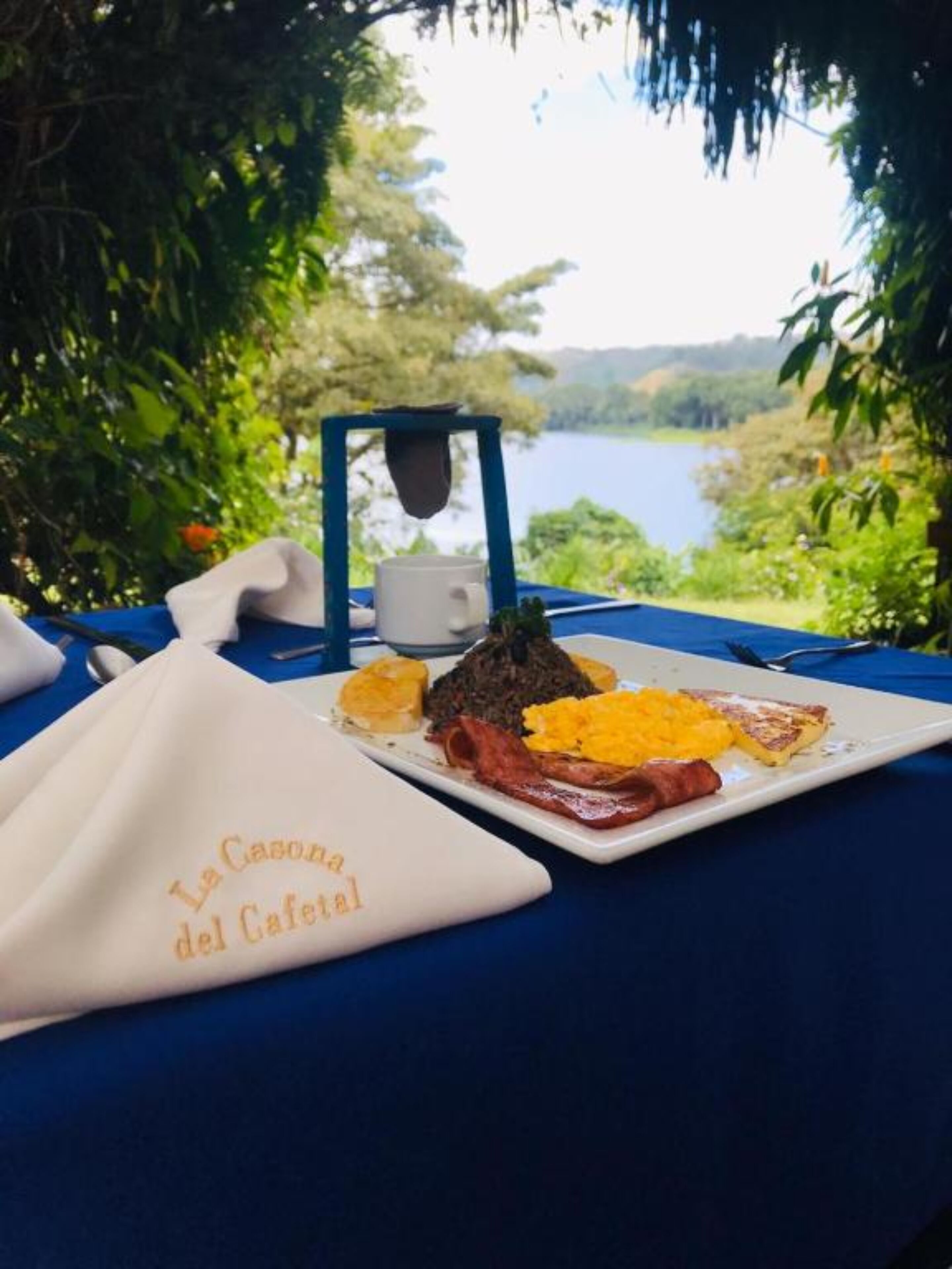 free daily full breakfast