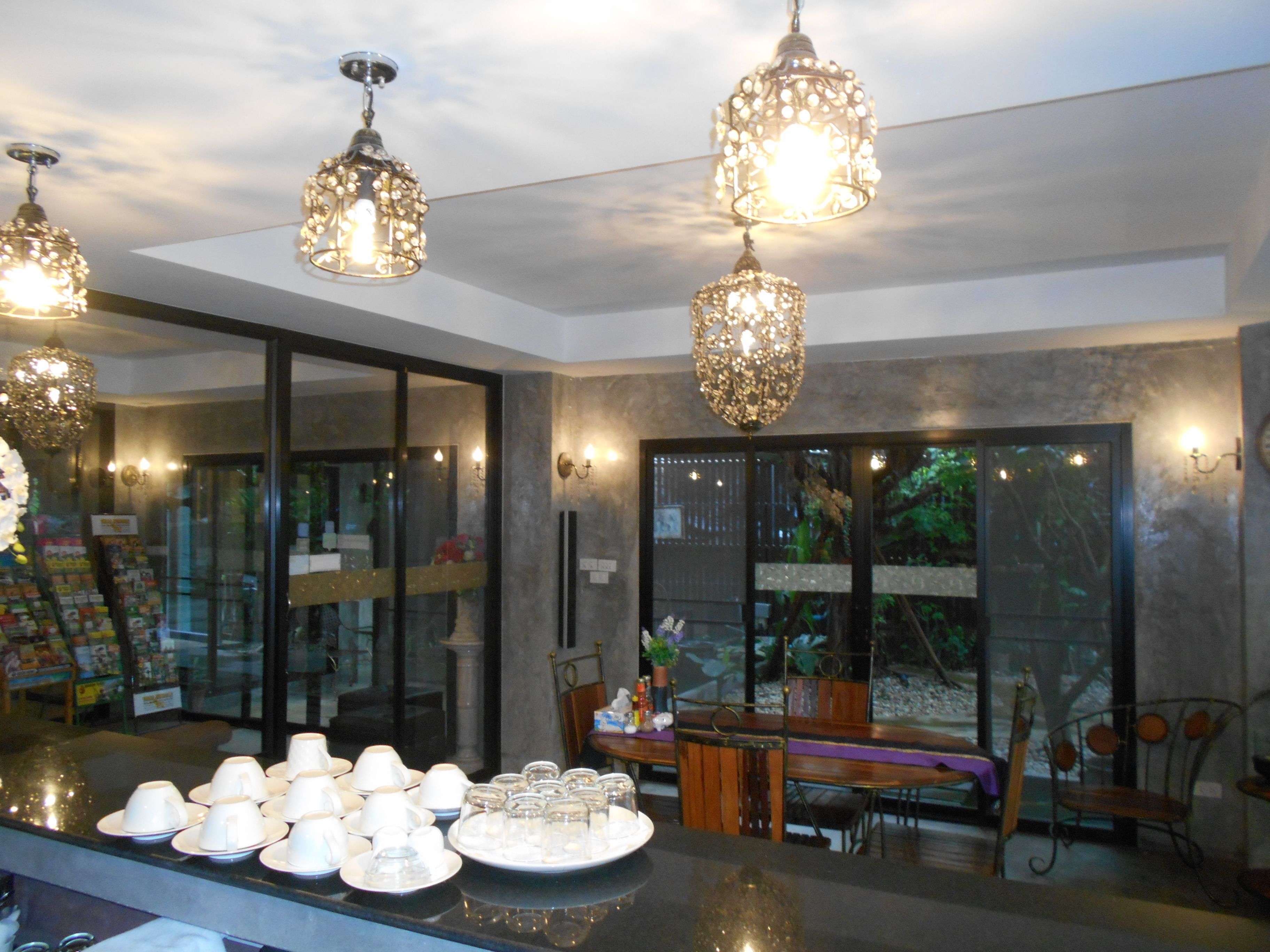 Daily cooked-to-order breakfast (THB 200 per person)