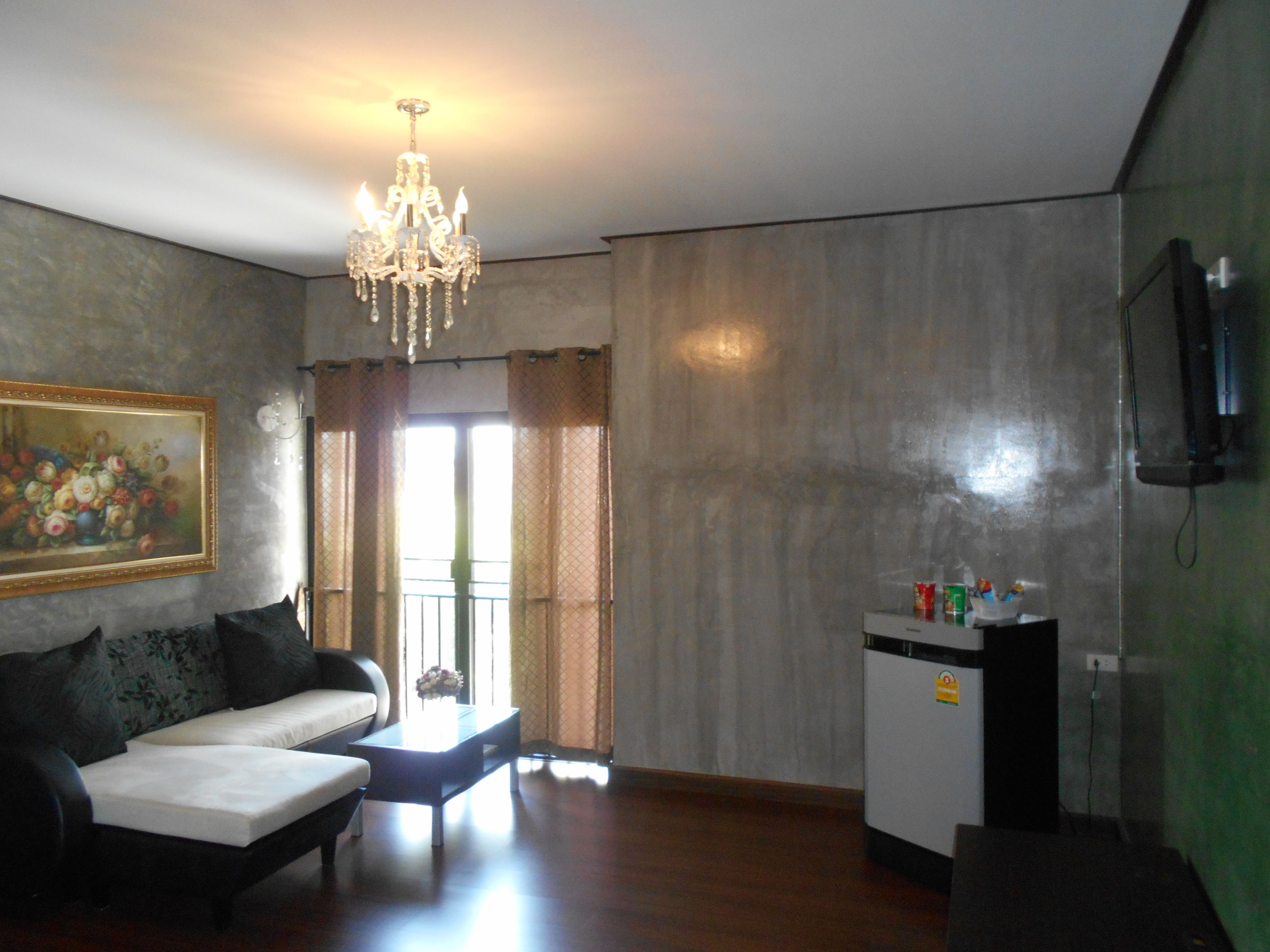 deluxe room | minibar, in-room safe, blackout curtains, rollaway beds