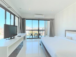 Superior Double Room | Minibar, in-room safe, desk, laptop workspace