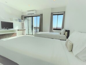 Superior Twin Room | Minibar, in-room safe, desk, laptop workspace - The Empire Nimman (Chiang Mai)