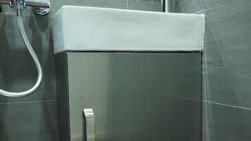 Double Room | Bathroom sink