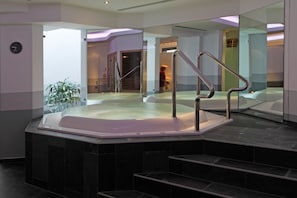 Indoor spa tub