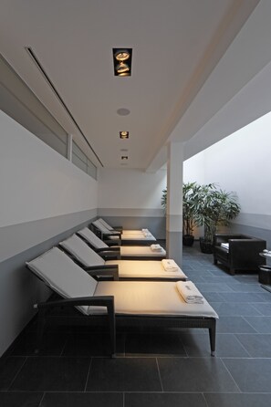 Sauna, bañera de hidromasaje, tratamientos corporales 