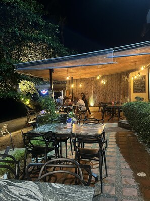 Breakfast, lunch and dinner served - The Lodge (Koh Samui)