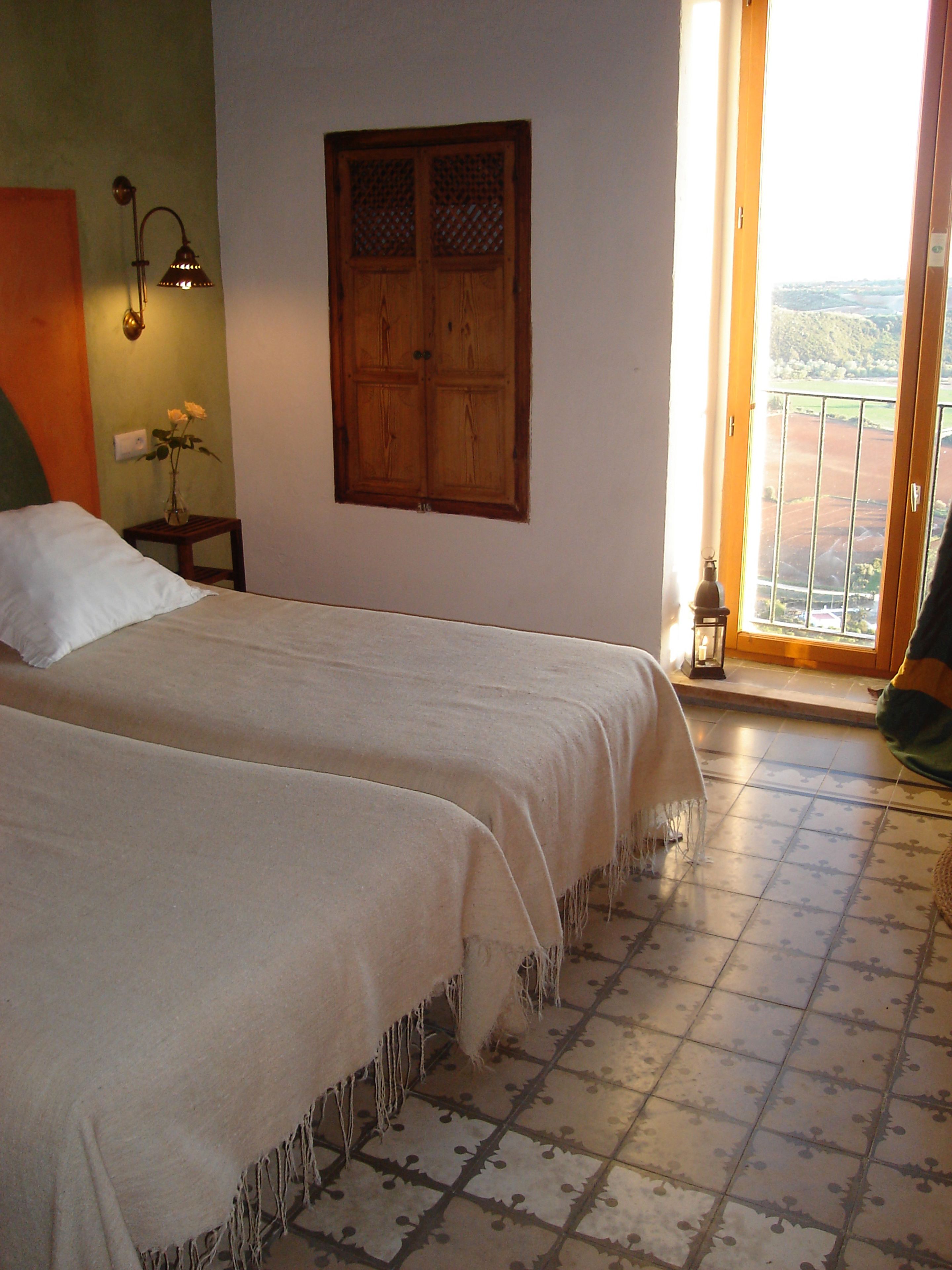 standard double room | premium bedding, individually decorated, individually furnished, desk