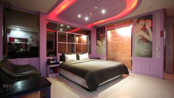 Camas con efecto memoria, minibar y insonorización