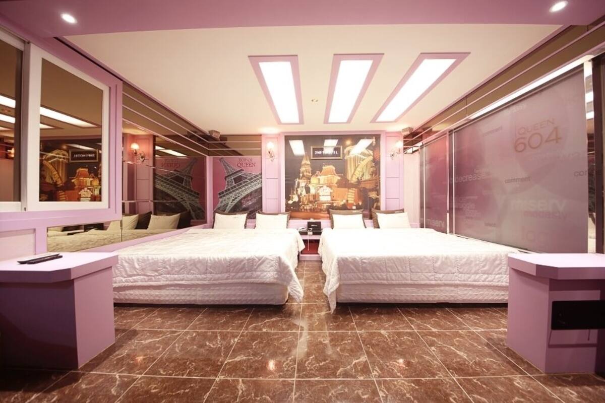 Deluxe Family Room