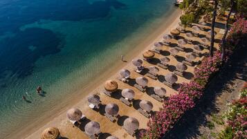 Private beach, sun-loungers, beach umbrellas, beach towels